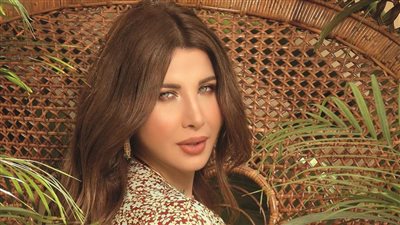 كادت تسقط.. نانسي عجرم تتعرض لموقف محرج في إعلان موسم الرياض