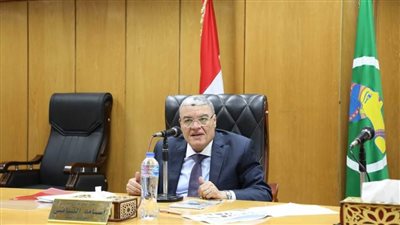 محافظ المنيا العمل فترتان للانتهاء من مشروعات 