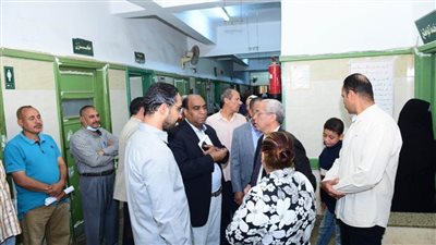 مستشفى سوهاج الجامعي يتابع سير العمل داخل الأقسام المختلفة 