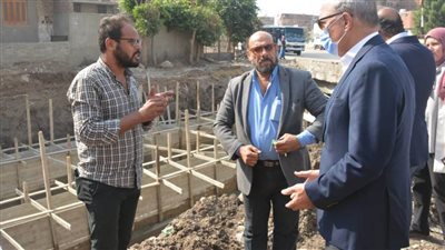 رصف وتغطية محور الباسوسية وطريق الحادثة بالقناطر الخيرية 