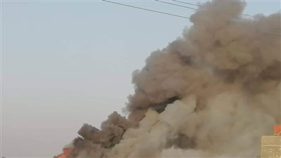 السيطرة على حريق هائل اندلع بمخزن خردة في محافظة البحيرة