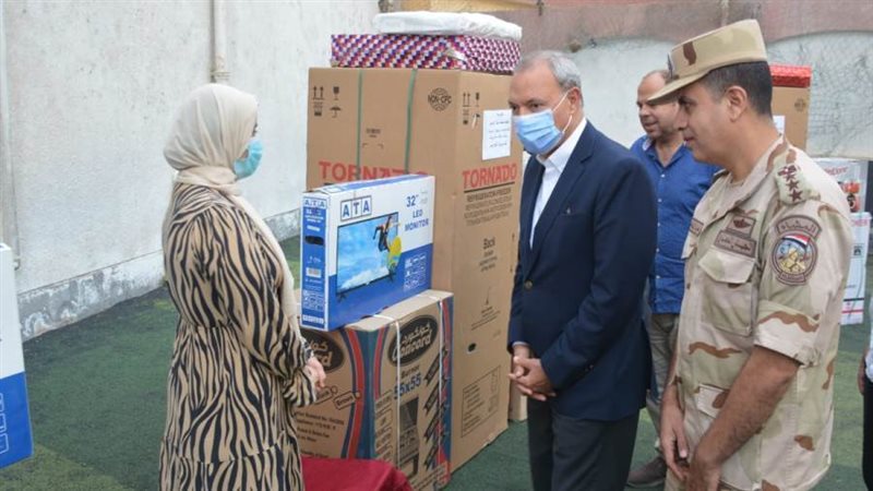 تسليم أجهزة لعروسة