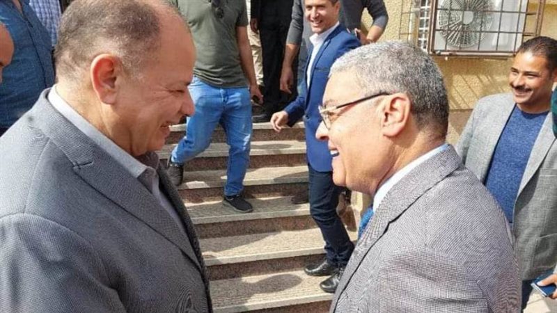 محافظ المنيا يصل