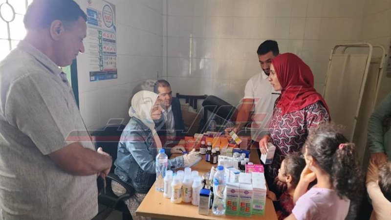 الكشف علي المواطنين