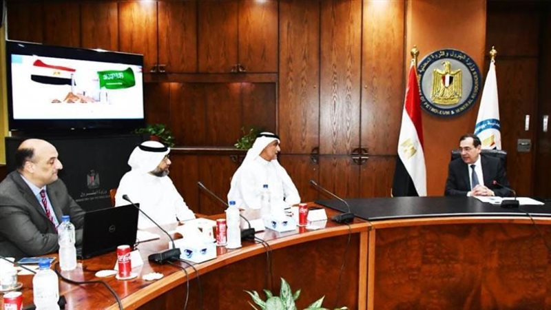 وزير البترول خلال