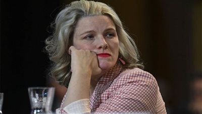 أستراليا تعيد مجموعة من النساء والأطفال من مخيمي الهول وروج في سوريا