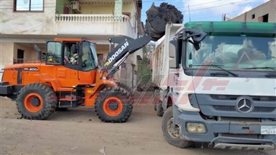 حملات نظافة وتسليك صفايات الأمطار بكفر الشيخ 