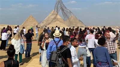 «الأبد هو الآن» يواكب مؤتمر تغيير المناخ بقطع فنية بالأهرامات