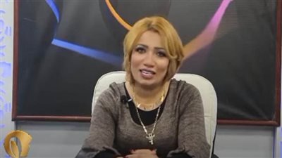 الإعلامية غدير أبوخزيم تثير الجدل في أولى حلقات برنامجها عن هوس الضعف الجنسي