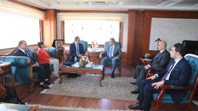 محافظ سوهاج يستقبل وفد المكتب التنسيقي لبرنامج التنمية المحلية بصعيد مصر 