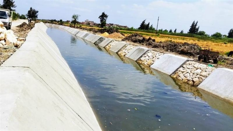 تبطين 269 ترعة بالبحيرة