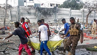 الحكومة البريطانية تدين تفجيرين إرهابيين استهدفا وزارة التعليم بالصومال