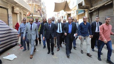 محافظ المنيا يضبط مخزنين للسلع غذائية المحتكرة ويوجه ببيعها