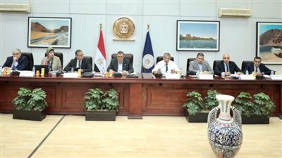 وزير السياحة والآثار يترأس الاجتماع الثاني للجنة الدائمة لتراخيص المنشآت الفندقية والسياحية