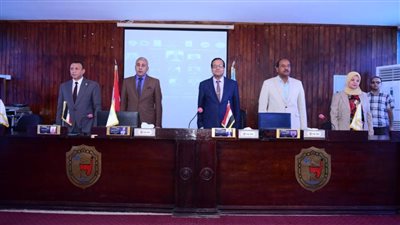 رئيس جامعة سوهاج يشهد ختام فعاليات الحوار الوطني للتغيرات المناخية 