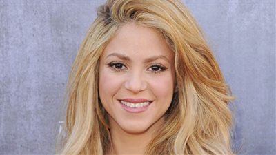 بالفيديو.. شاكيرا تفاجئ الجميع بما فعلته مع والدها في المستشفى