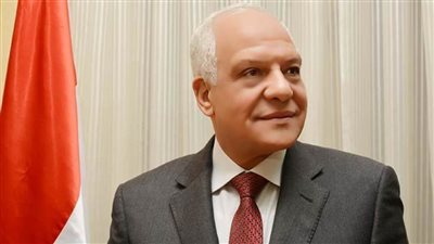 محافظ الجيزة يطمئن المواطنين بتوافر كافة السلع الاستراتيجية