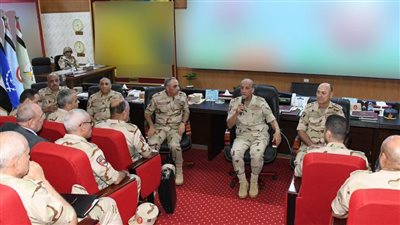 وزير الدفاع يشهد المرحلة الرئيسية لمشروع مراكز القيادة التعبوي (صمود - 2) 