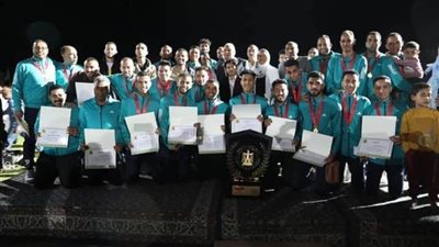 محافظ الوادي الجديد يُكرّم فريق