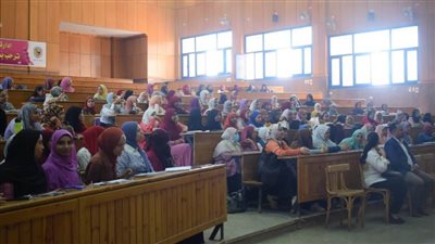 كلية التربية بسوهاج تنظم ندوة توعوية بعنوان 