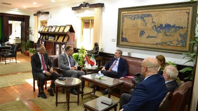 رئيس جامعة الإسكندرية يستقبل السفير ميكيلى كوارونى سفير إيطاليا بالقاهرة