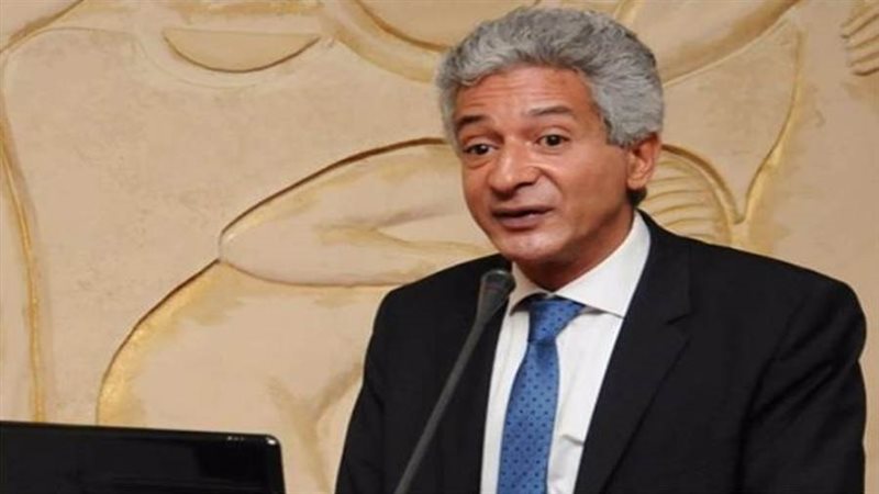 الدكتور علاء عز