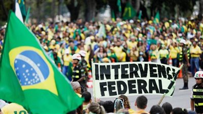 البرازيل: أنصار بولسونارو يطالبون الجيش بالتدخل بعد خسارة مرشحهم في الانتخابات الرئاسية