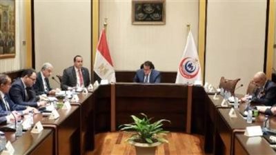 وزير الصحة يناقش ربط مستشفيات القطاع الخاص بالمشروع القومي للرعايات والحضانات والطوارئ