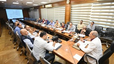 سكرتير محافظة الدقهلية يناقش طلبات المستثمرين بالمنطقة الصناعية بجمصة 