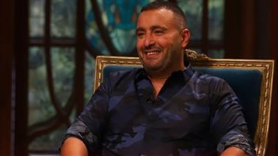 جلسة حوارية مع أحمد السقا وكتابة التاريخ في العصر الرقمي الأبرز في اليوم الثالث للشارقة للكتاب