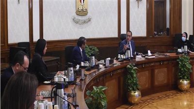 رئيس الوزراء يؤكد حرص الحكومة على التواصل الفاعل مع المستثمرين 