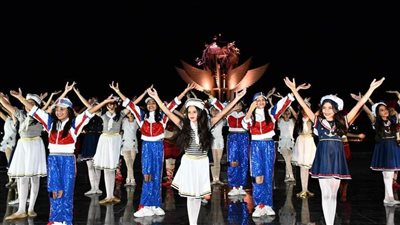 فراشات مراكز شباب المحافظات يبهرن العالم على مسرح أيقونة السلام