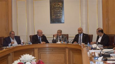 إبراهيم العربي: ندوات لتوعية التجار بتطبيق الفاتورة الإلكترونية ومتابعة الأسواق لضمان توافر السلع 