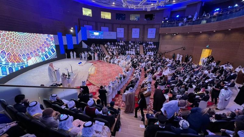 حوار الشرق والغرب