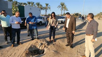 نائب محافظ البحيرة تتفقد الأعمال الجاري تنفيذها لتطوير طريق الشركات بادكو