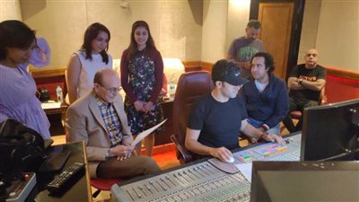 بالصور .. محمد صبحي ينتهي من تسجيل أغاني 