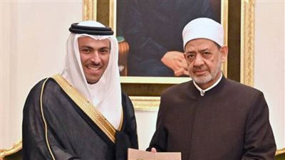 شيخ الأزهر لوزير الإعلام البحريني: الإعلام شريك رئيسي في تشكيل رأي عام مستنير بعيدا عن التزييف