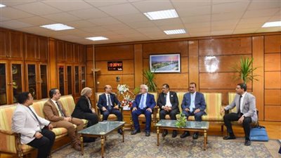 رئيس جامعة أسيوط يؤكد دور المستشفيات الجامعية فى القضاء على قوائم الإنتظار وإحداث نقلة طبية محلياً وعالمياً 