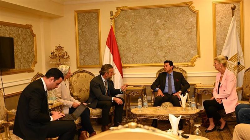 د. أشرف صبحى