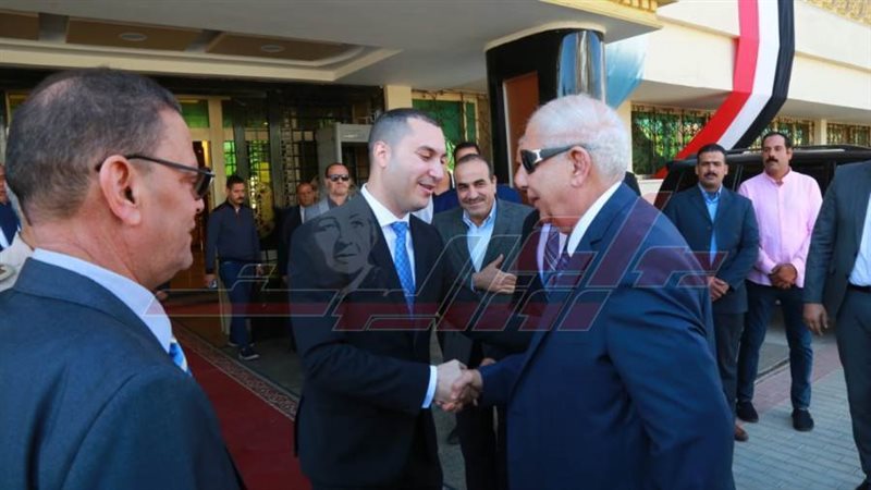 استقبال المحافظين