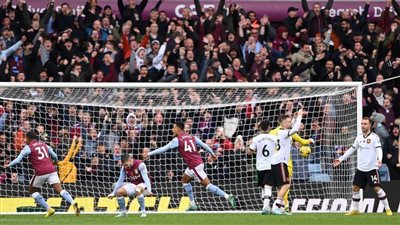 «إيمري» يقود أستون فيلا إلى الطريق الصحيح بفوز مفاجئ على مانشستر يونايتد