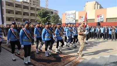 محافظ الجيزة ورئيس أركان قوات الدفاع الشعبي والعسكري يتفقدان مدرسة إمبابة الثانوية الصناعية للتأسيس العسكري