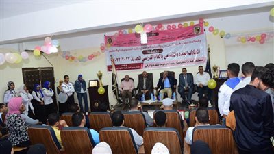 التكنولوجيا والتعليم بسوهاج تحتفل باستقبال الطلاب الجدد وتكرم أوائل الأقسام