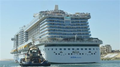 قناة السويس تحقق أرقاما قياسية جديدة بعبور 94 سفينة 