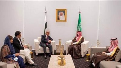  ولي العهد السعودي يلتقي رئيس وزراء جمهورية باكستان