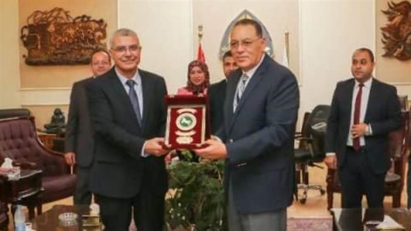 جانب من التهنئة