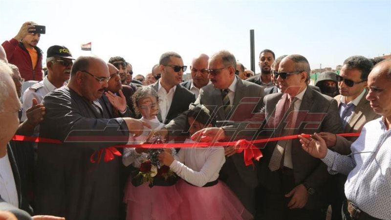 افتتاح المدرسة