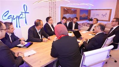 عيسى يلتقى بلندن  بمجموعة من كبرى شركات الطيران 