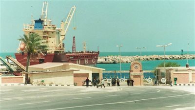 إغلاق ميناء العريش البحري لزيادة سرعة الرياح وارتفاع الأمواج