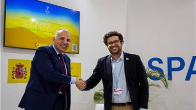 وزير الري ومدير الوكالة الإسبانية للتعاون الإنمائي يوقعان 